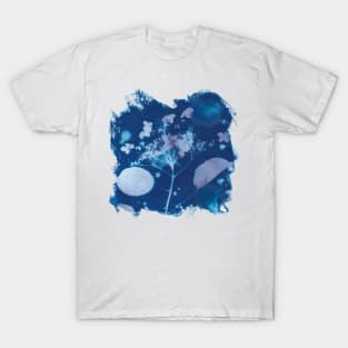 Cyanotype sunprint hydrangea indigo blue T-Shirt
